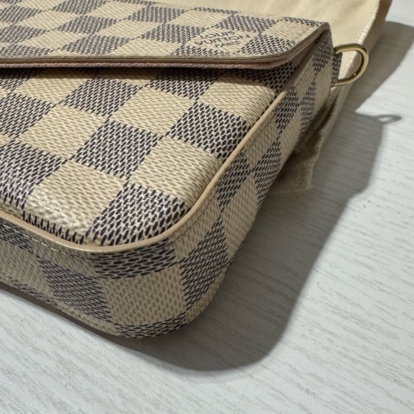 Louis Vuitton Damier Azur Felicie - Picture 11 of 17
